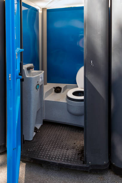 Portable Toilet Options We Offer in Carrollton, OH